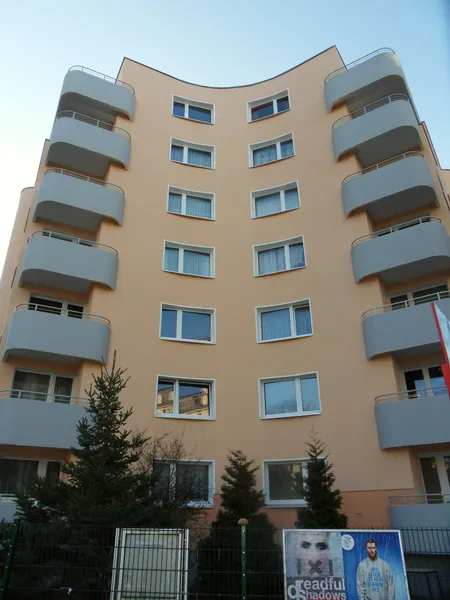 WBS mit besonderen Wohnbedarf (Pflicht) - Zentrallage Neukölln - Großer Sonnenbalkon — photo 1